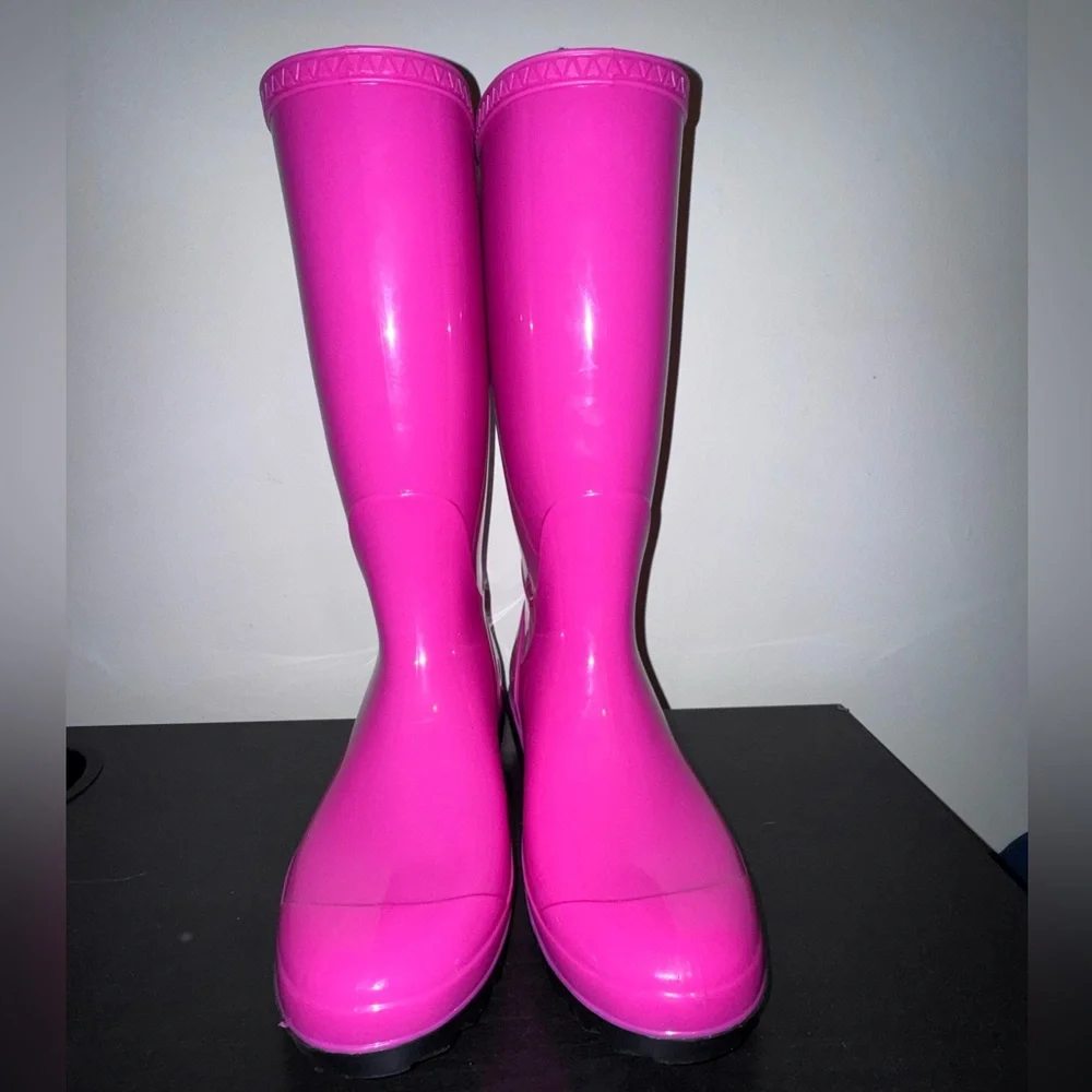 UGG Rain Boots Size 7